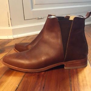 Nisolo Chelsea boot in brandy - size 8.5